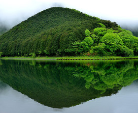 природа, Япония, пейзаж, холм, водоем, гора, облака, зелень