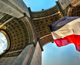 архитектура, Триумфальная арка, Париж, Франция, флаг, небо, колонны